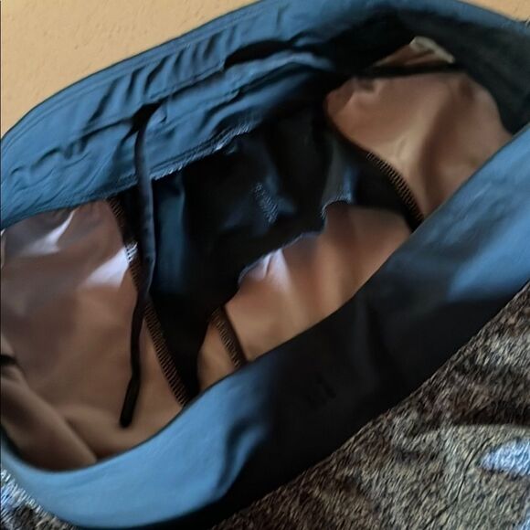 Lululemon Green Unlined Shorts Size L - Picture 7 of 11